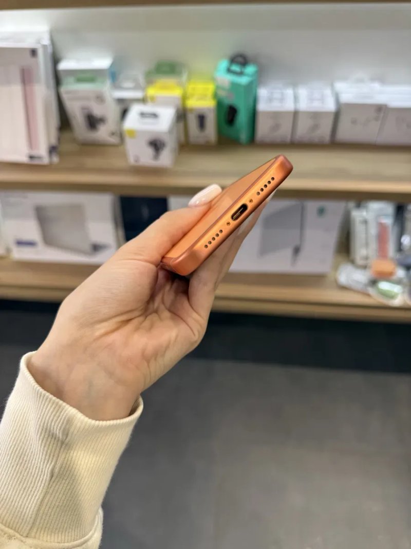 Used iPhone 17 Pro 256gb Orange (global) — фото 4