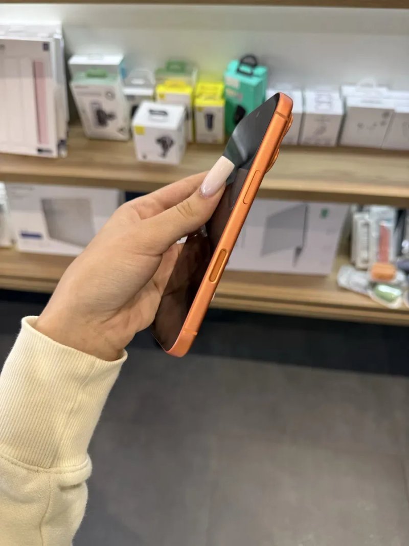 Used iPhone 17 Pro 256gb Orange (global) — фото 5