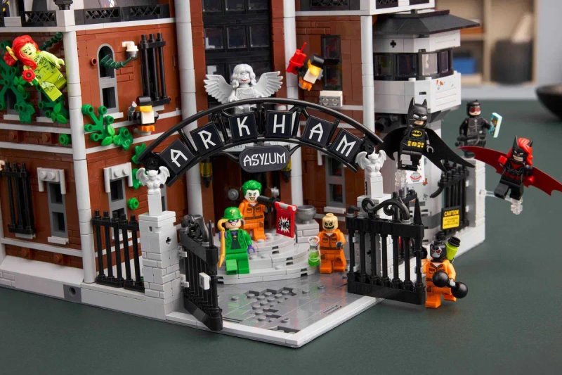 ‼️В КОРОБОЧЦІ‼️Конструктор Batman Arkham Asylum Притулок Аркхем (76300) 2953 деталі‼️ — фото 3