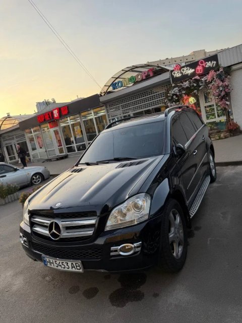 В продаже Мерседес GL450