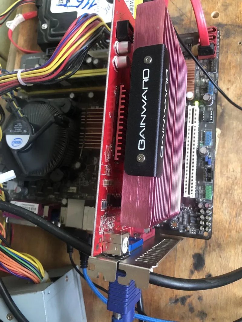 Видеокарта asus  GT9500 — фото 6