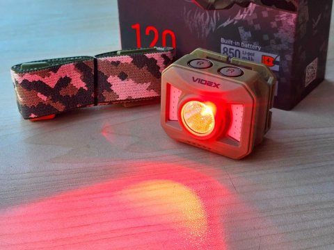 VIDEX RED - червоне світло. Камуфляжний налобний світлодіодний ліхтарик ВІДЕКС VLF-H085R-TAC 120Lm тільки з червоним світлом. Піксельний ремінець