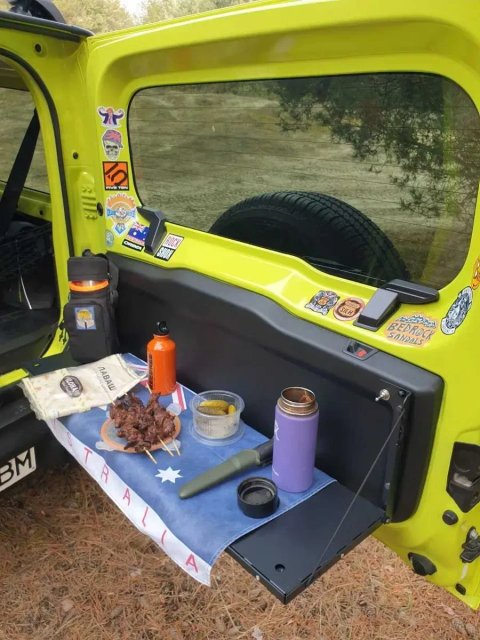 Відкидний стіл на двері багажника Suzuki Jimny 2018+ JB64 / JB74 MOLLE XRoad