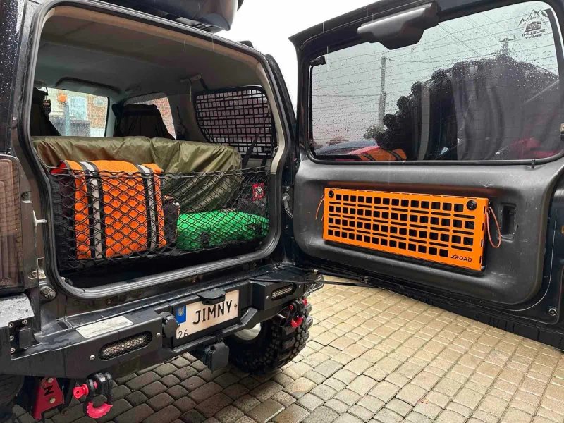 Відкидний стіл на двері багажника Suzuki Jimny 2018+ JB64 / JB74 MOLLE XRoad — фото 7