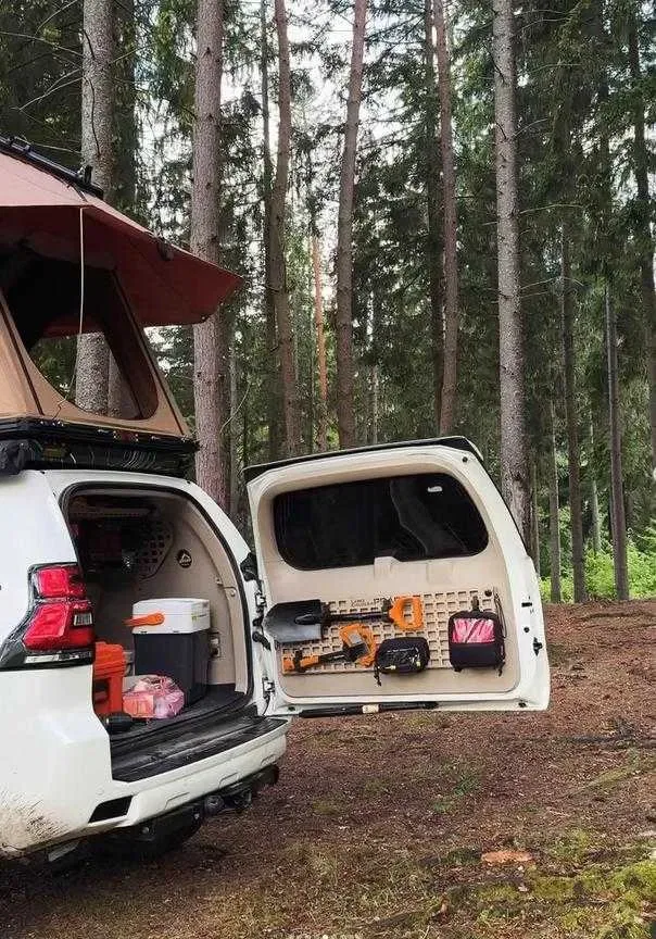 Відкидний стіл на двері багажника Toyota Land Cruiser Prado 120/150 XRoad — фото 3