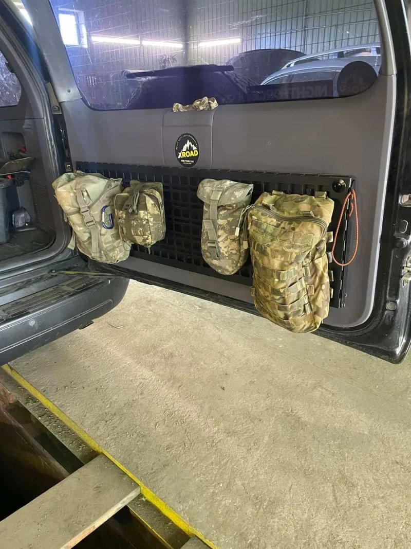 Відкидний стіл на двері багажника Toyota Land Cruiser Prado 120/150 XRoad — фото 5
