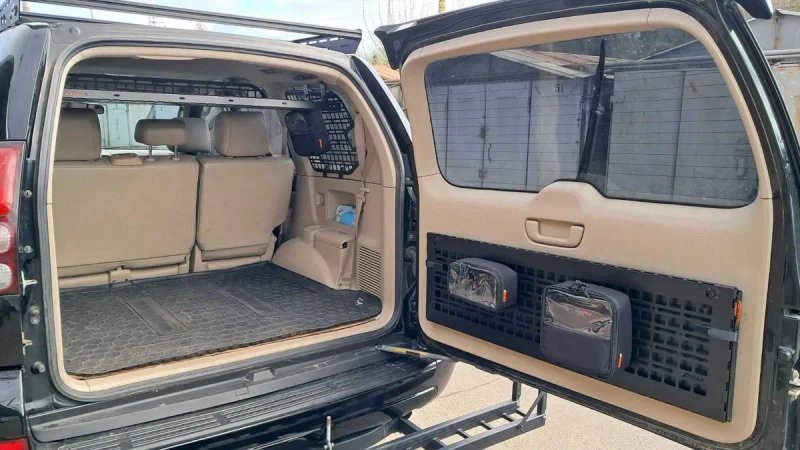 Відкидний стіл на двері багажника Toyota Land Cruiser Prado 120/150 XRoad — фото 7