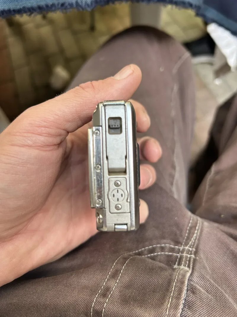 Вінтажна водонепроникна камера Olympus µ 770 SW + міні-штатив (Y2K / Retro) — фото 8