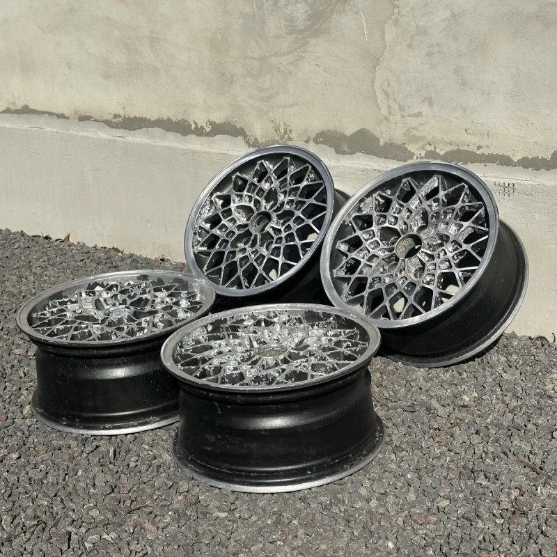 Вінтажні диски Fondmetal 1988р  до класичних Mercedes w126 C126 SEC w123 C123 w201 w124 w202 w210 Vito VW T3 T4 неповторного характерного дизайну — фото 6