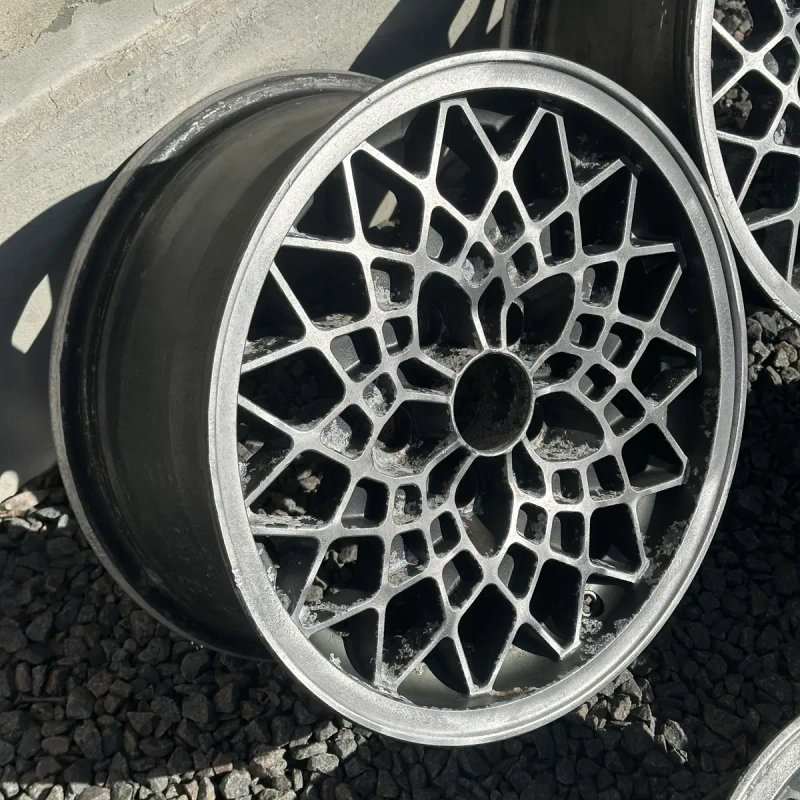 Вінтажні диски Fondmetal 1988р  до класичних Mercedes w126 C126 SEC w123 C123 w201 w124 w202 w210 Vito VW T3 T4 неповторного характерного дизайну — фото 7
