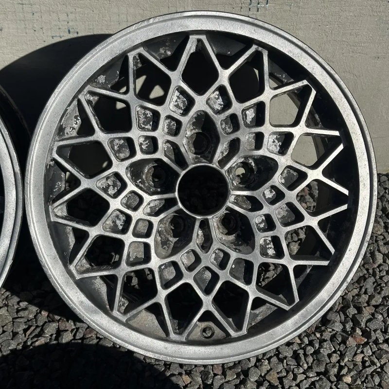 Вінтажні диски Fondmetal 1988р  до класичних Mercedes w126 C126 SEC w123 C123 w201 w124 w202 w210 Vito VW T3 T4 неповторного характерного дизайну — фото 8