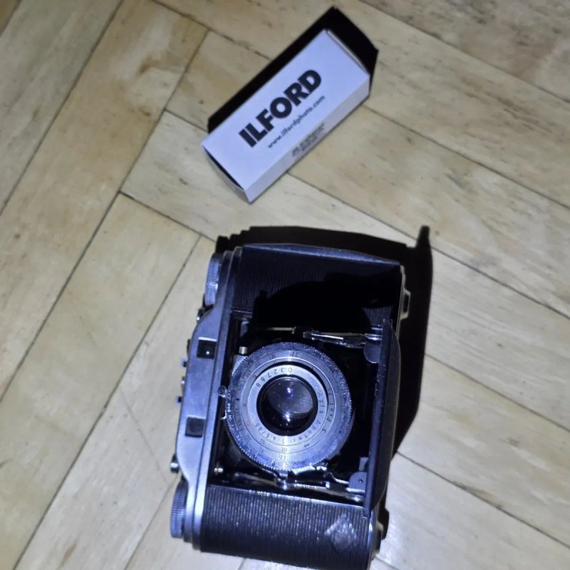 Вінтажний фотоапарат Agfa Isolette III Made in Germany плюс плівка Ilford ідеальний стан — фото 2