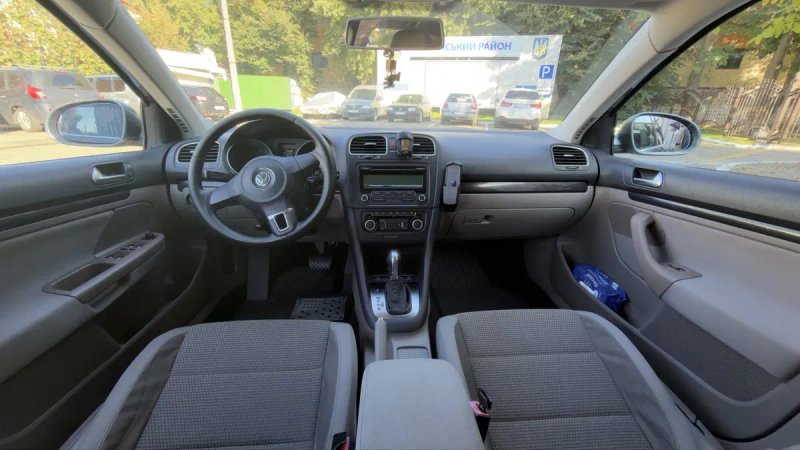 Volkswagen golf 1.6tdi dsg — фото 6