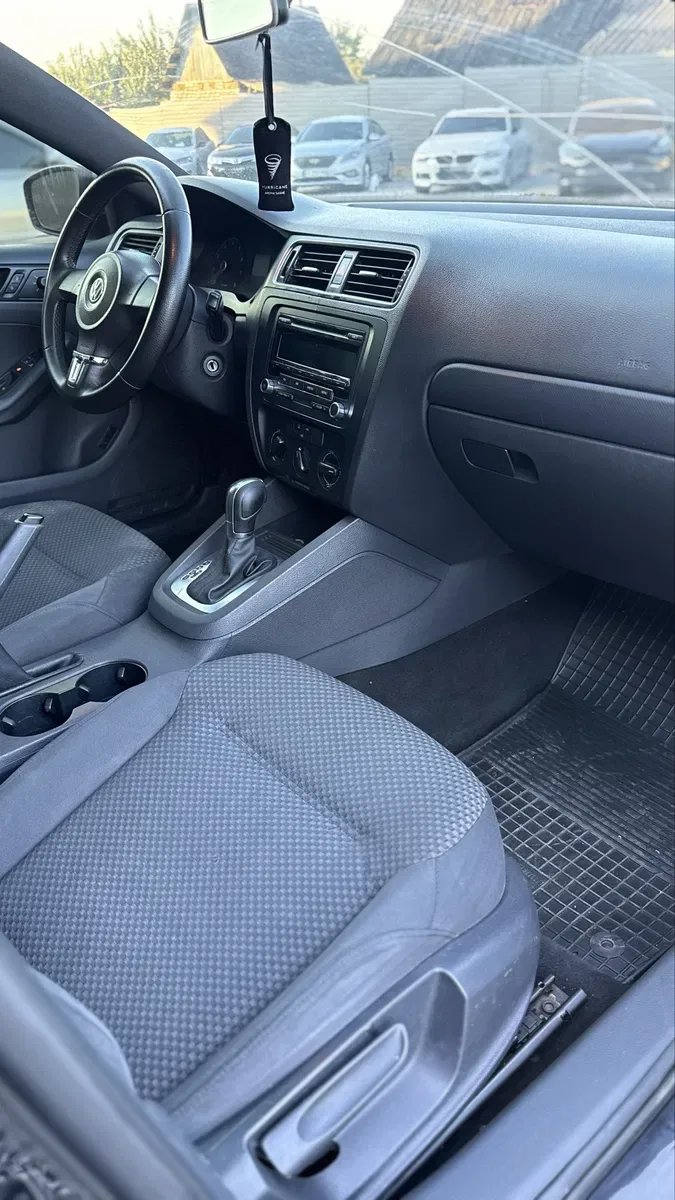 Volkswagen Jetta 2014 2.0 gaz/benz — фото 4