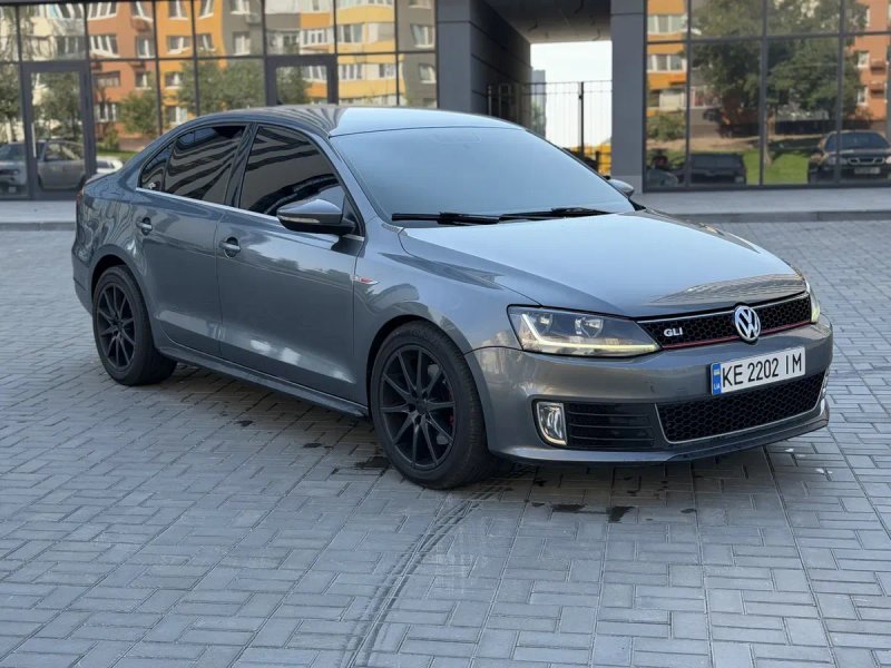 Volkswagen Jetta GLI 2.0 возможен обмен — фото 3