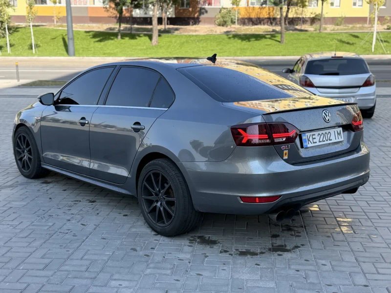 Volkswagen Jetta GLI 2.0 возможен обмен — фото 8