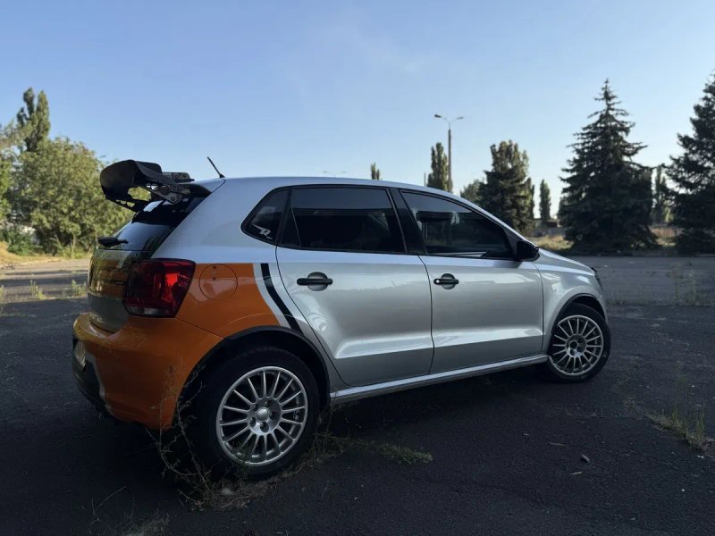 volkswagen polo 1.4 mpi газ-бензин — фото 2