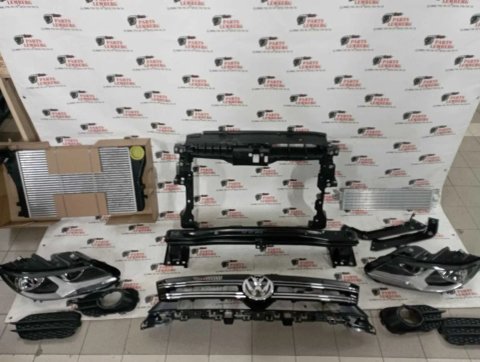 Volkswagen Tiguan 12-16 Решітка Радіатора