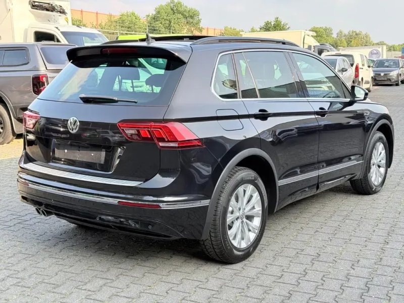 Volkswagen Tiguan — фото 4