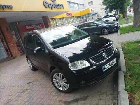 Volkswagen Touran   2.0 tdi