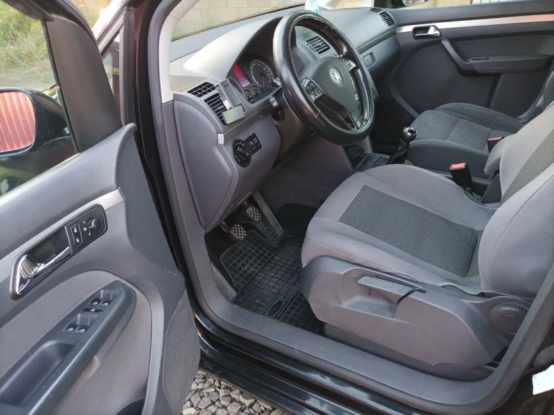 Volkswagen Touran   2.0 tdi — фото 8