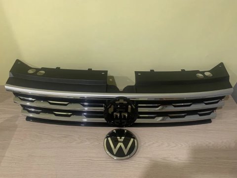 Volkswagen VW Tiguan 2 Allspace Передня Центральна Решітка Радіатора