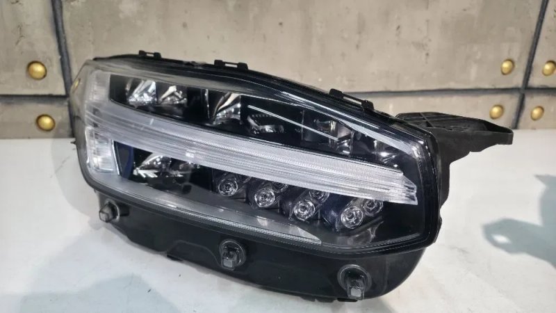 Volvo XC90 Full LED фари комплект оригінал OEM Європа 2020 2021 2022 2023 2024 2025 — фото 2