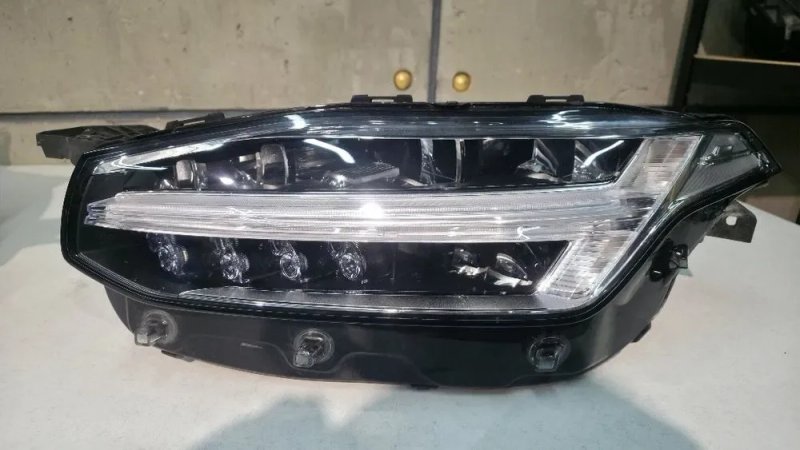 Volvo XC90 Full LED фари комплект оригінал OEM Європа 2020 2021 2022 2023 2024 2025 — фото 3