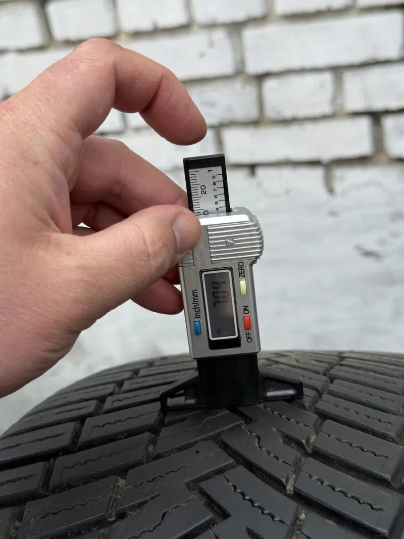 Всесезонні шини‼️235/40 R19 Pirelli Cinturato AllSeasons SF2 96Y 7.0мм 2022рік — фото 2