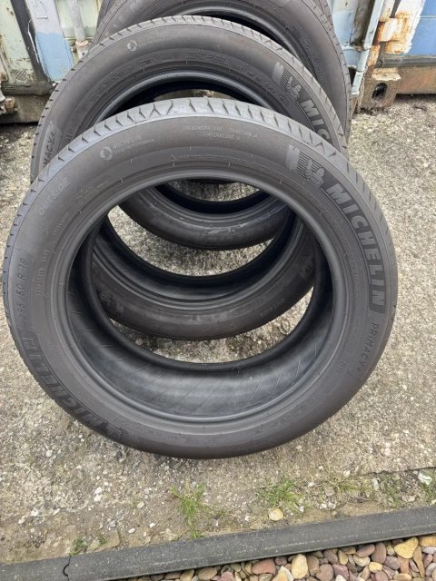 Як нові літні шини Michelin Primacy 4 235 50 R19 Kia Sportage Hyundai Tucson Volkswagen Tiguan Skoda Kodiaq Volvo XC40 Jeep
