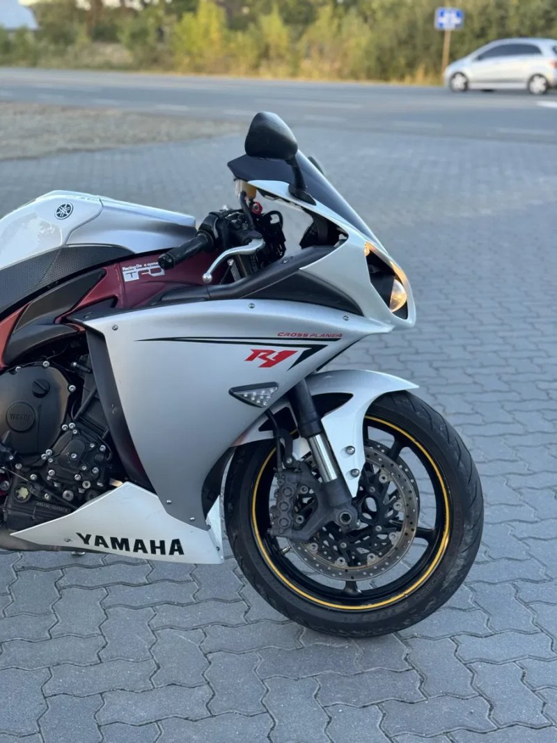 Yamaha R1 2010 Cross Planei4 — фото 5