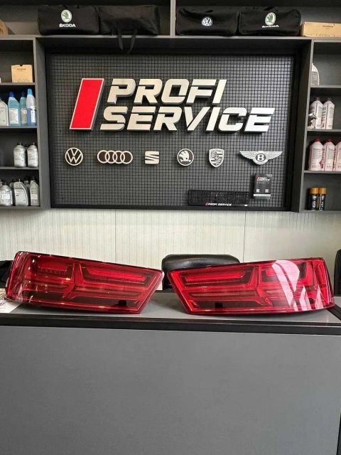 Задні ліхтарі EU динамічні, роз'єм 5пін Audi Q7 4M0945093M 4M0945094E