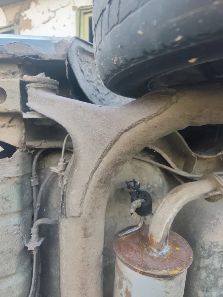 Задня балка Заз Таврія Славута в сборі топливний бак — фото 3