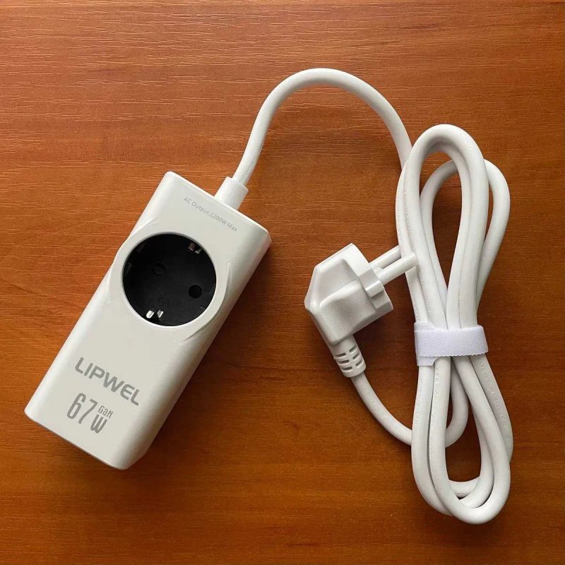 Зарядна станція  LIPWEL GaN зарядка 67W + розетка EU в одному - 3×USB-C + USB-A, подовжувач 1.5м — фото 2