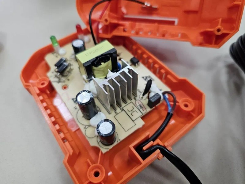 Зарядное устройство Razor Зарядка  2.0Адля акб ProCraft Stromo Razor Makita Макита — фото 4