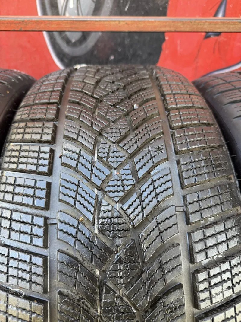 Зимняя резина 245/40/19 Goodyear Ultragrip Perfomance+ — фото 2