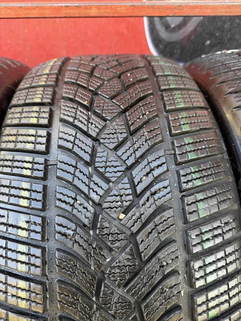 Зимняя резина 245/40/19 Goodyear Ultragrip Perfomance+ — фото 3
