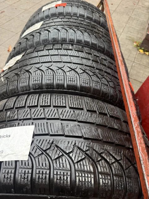 Зимняя резина 245/40/20 Pirelli PZero Winter
