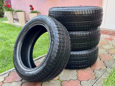 Зимова гума 225/55 R 17
