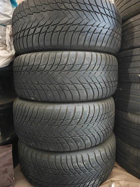 Зимова гума Bridgestone Blizzak LM-001, розмір 255/50/R20