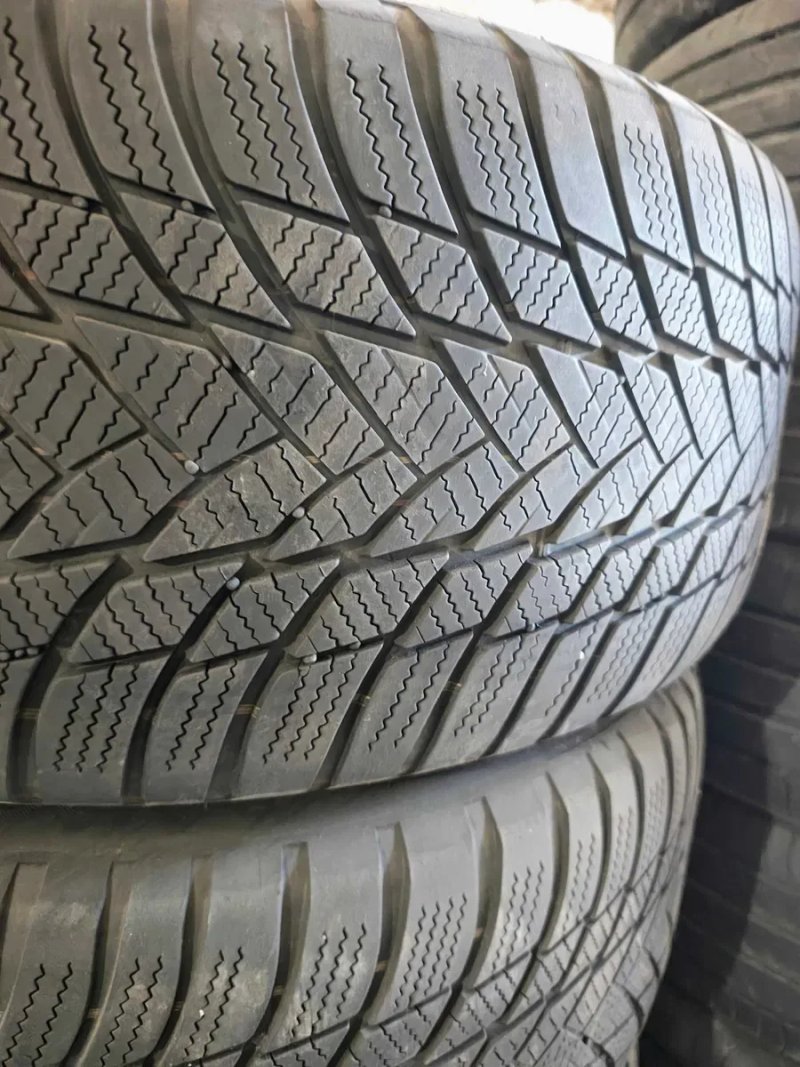 Зимова гума Bridgestone Blizzak LM-001, розмір 255/50/R20 — фото 4