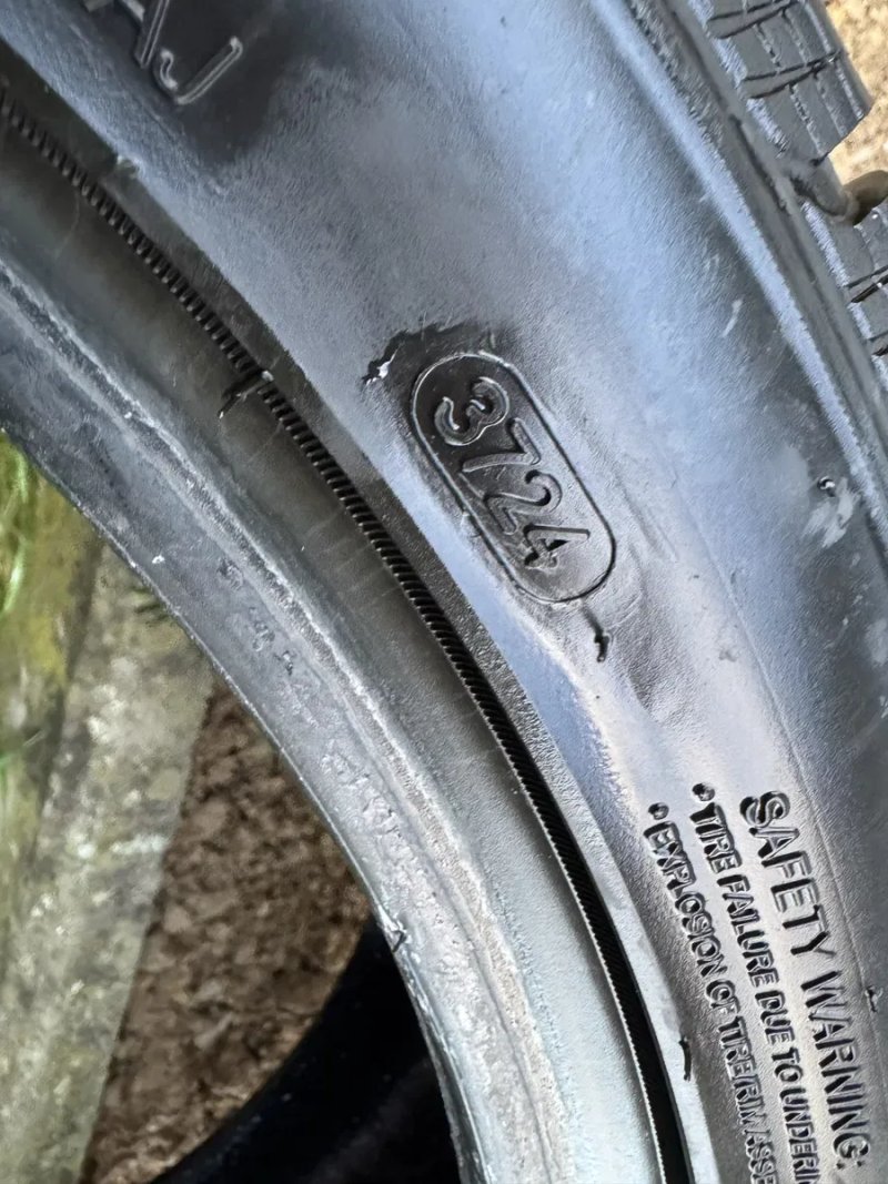Зимова резина 225/45 R 18 — фото 6