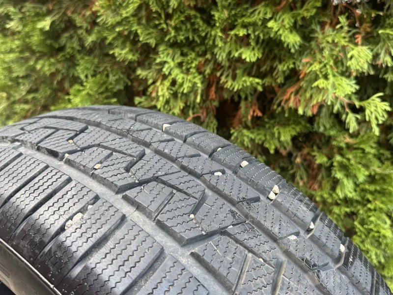 Зимова резина 225/55 R 18 — фото 3
