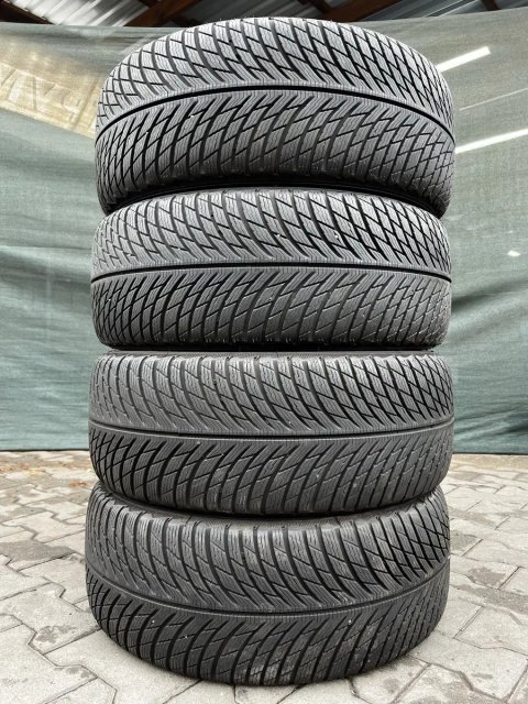 Зимова Резина 24рік 225/45 R18 Michelin Pilot Alpin 5
