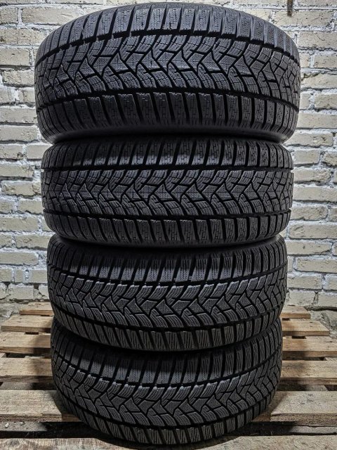 Зимові 205/55r16 Continental | 9/8mm | 2025 | Made in Germany | Преміум зимові шини | Комплект / 4шт | Ідеальний стан, без пошкоджень, без ремонтів