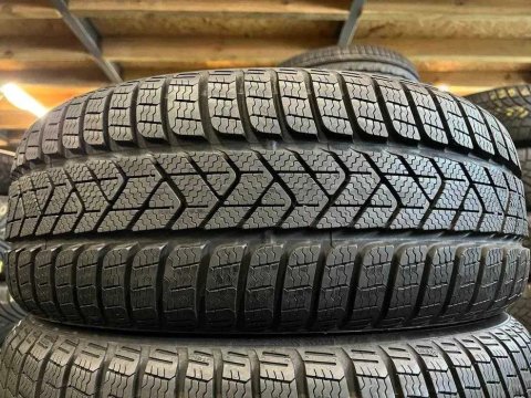 Зимові 215/55 R17 PIRELLI WINTER SOTTOZERO 3 SEAL INSIDE (99% Стан Нових!) Склад Б-У Шин!