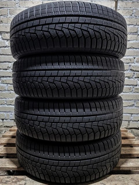 Зимові 215/65r17 Hankook | 2025 | 7mm | Made in Hungary | Комплект / 4шт | Ідеальний стан, без пошкоджень, без ремонтів, без дефектів | Преміум шини