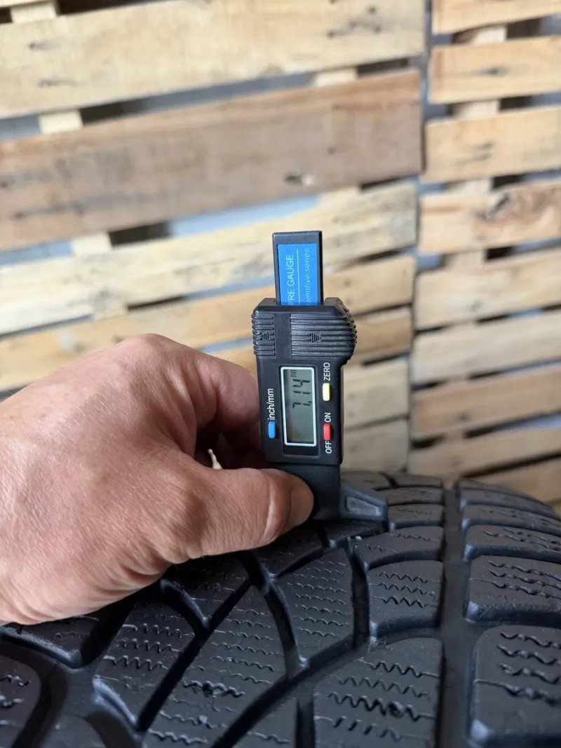Зимові шини‼️215/60 R16 Dunlop Sp wintersport 3d 99Н 7.8мм 2024рік — фото 2