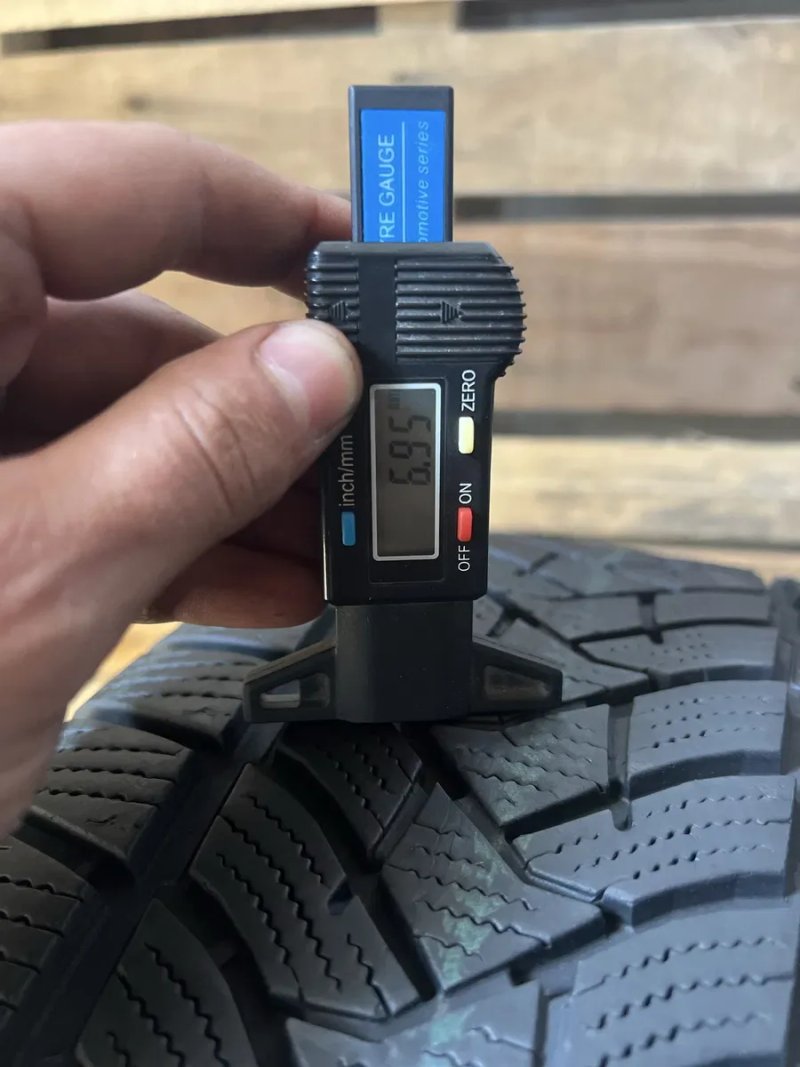 Зимові шини‼️235/60 R18 Dunlop WinterSport5 107Н 7мм 2024рік — фото 2