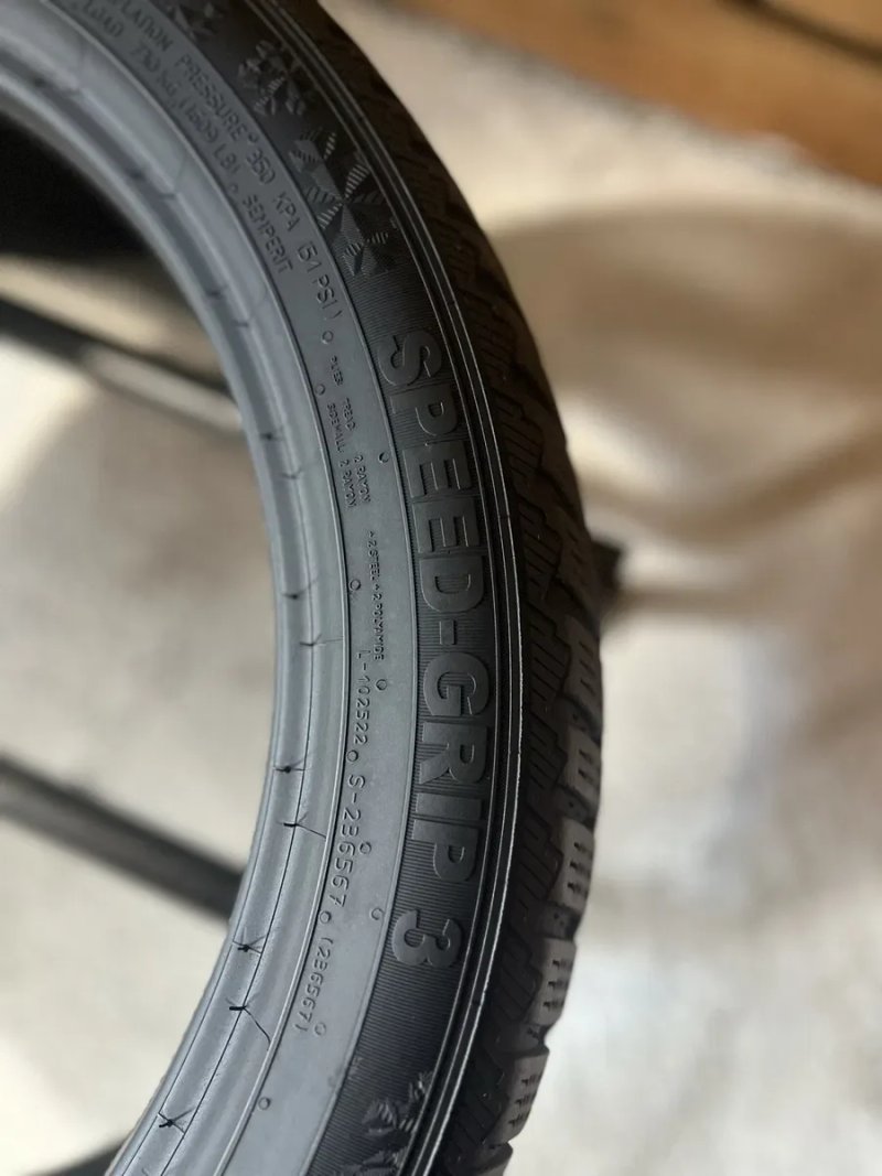 Зимові шини‼️245/40 R18 Semperit Speed-grip3 7мм 2023 рік — фото 6